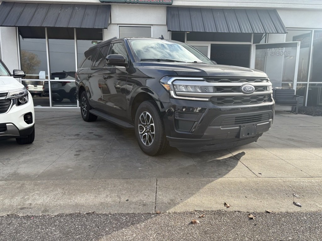 2024 Ford Expedition MAX XLT photo 2