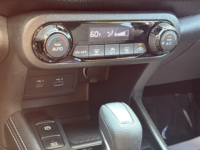 Used 2022 Gray Nissan SV image 21