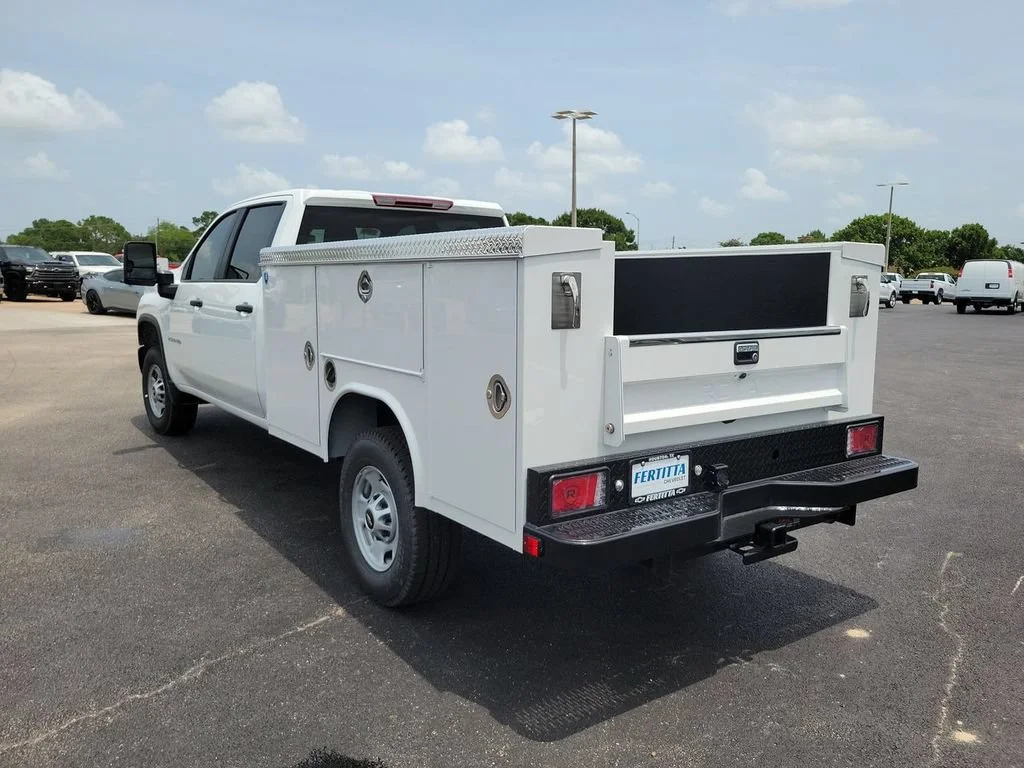 New 2026 Summit White Chevrolet WT image 14