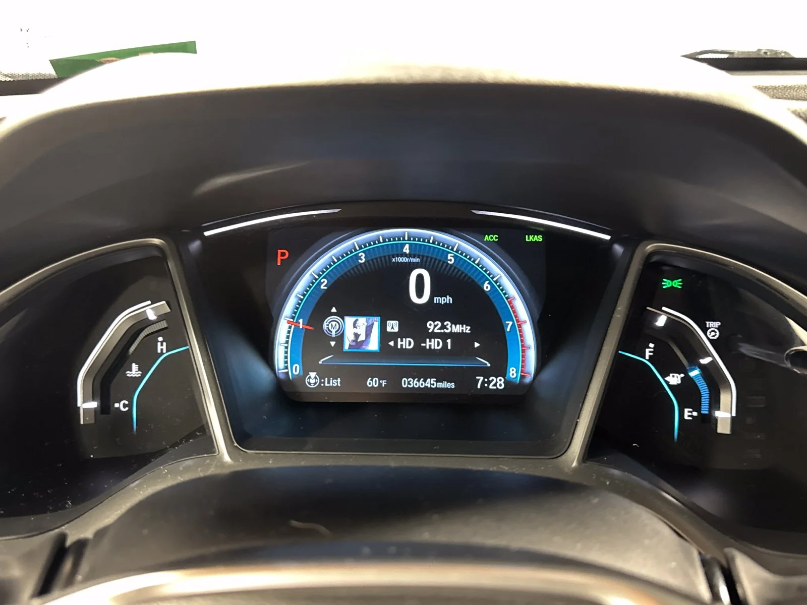 Used 2016  Honda Touring image 16