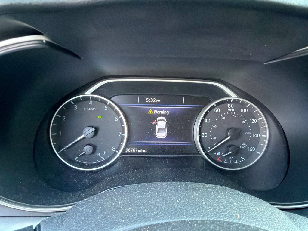 Used 2017 White Nissan SR image 8