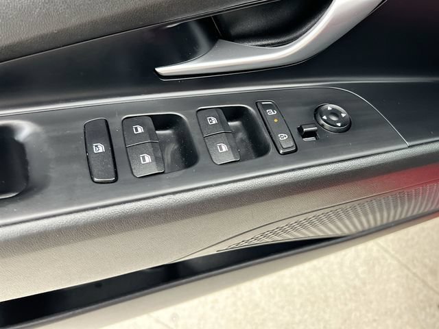 2024 Hyundai Elantra SEL - Photo 22