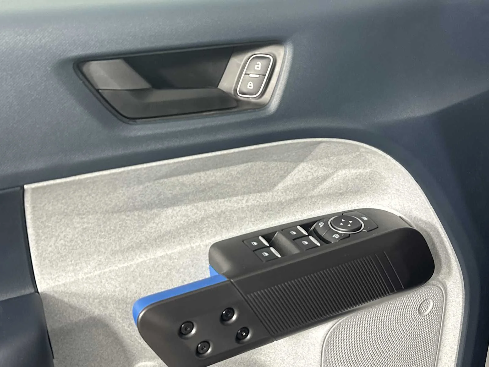 New 2026 Oxford White Ford XLT image 11