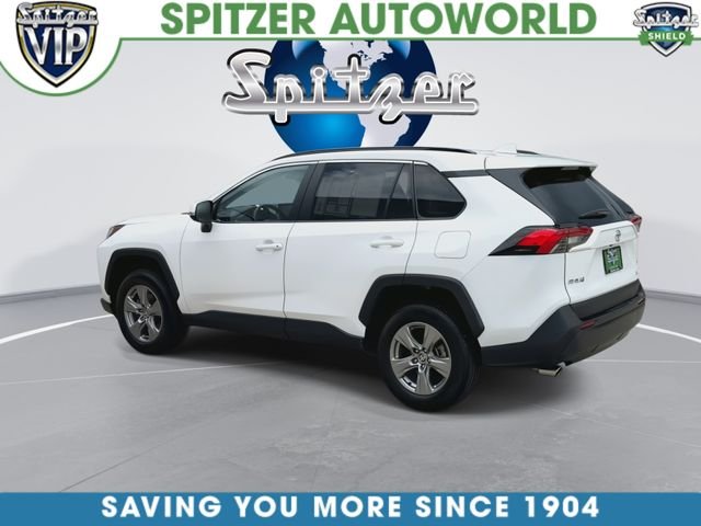 Used 2025 White Toyota XLE image 7