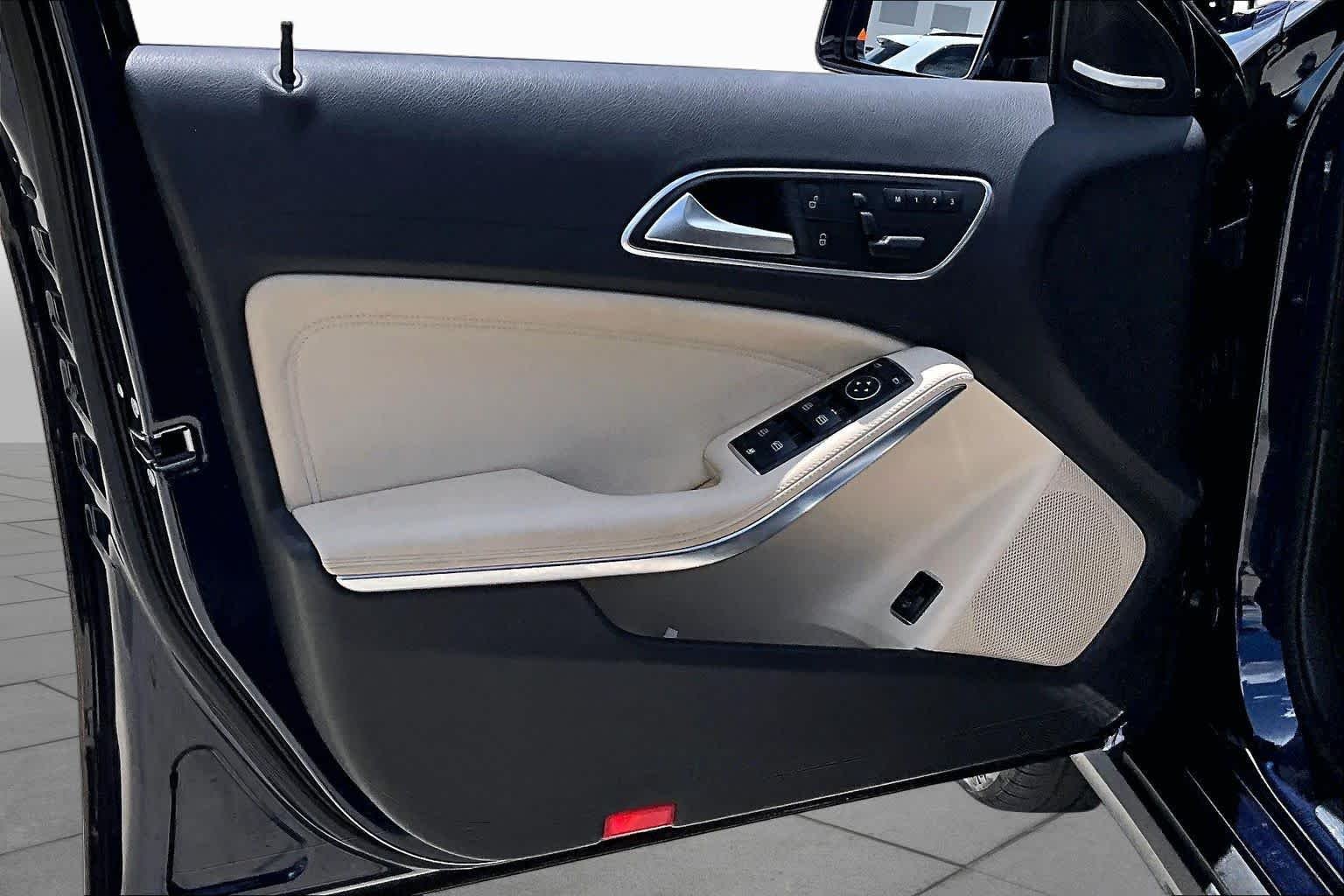 Used 2017 Lunar Blue Metallic Mercedes-Benz GLA 250 image 25