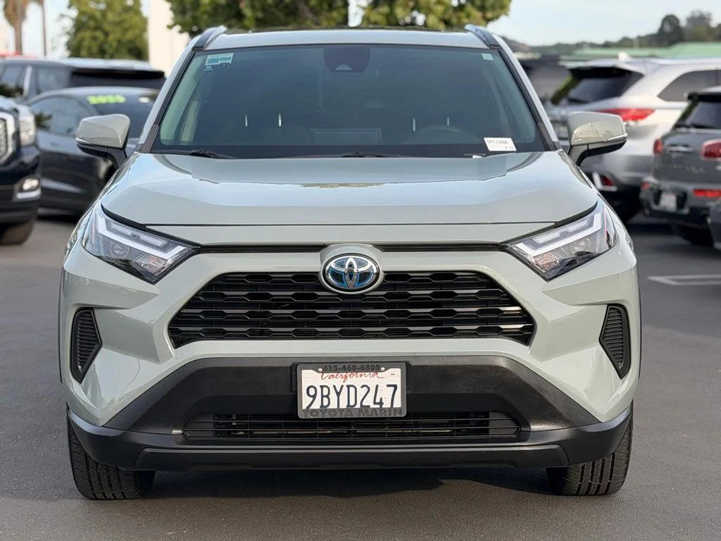 Used 2022  Toyota XLE image 8