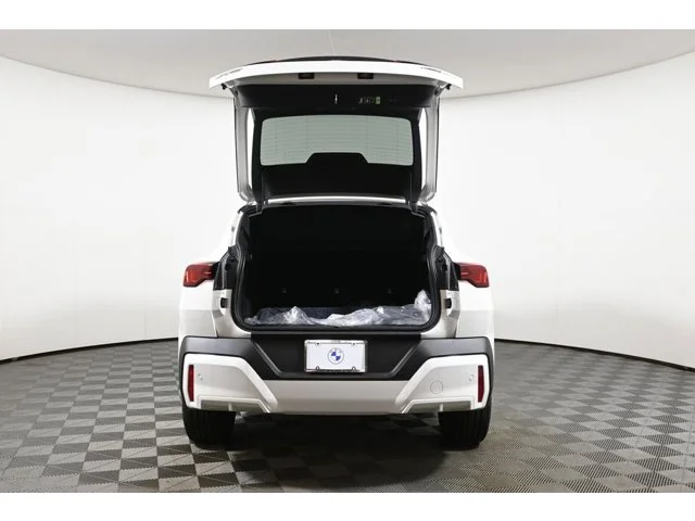 New 2026 Alpine White BMW xDrive28i image 36