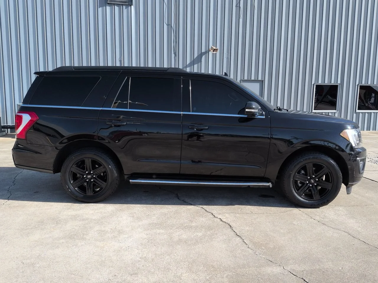 Used 2021 Black Metallic Ford XLT image 3
