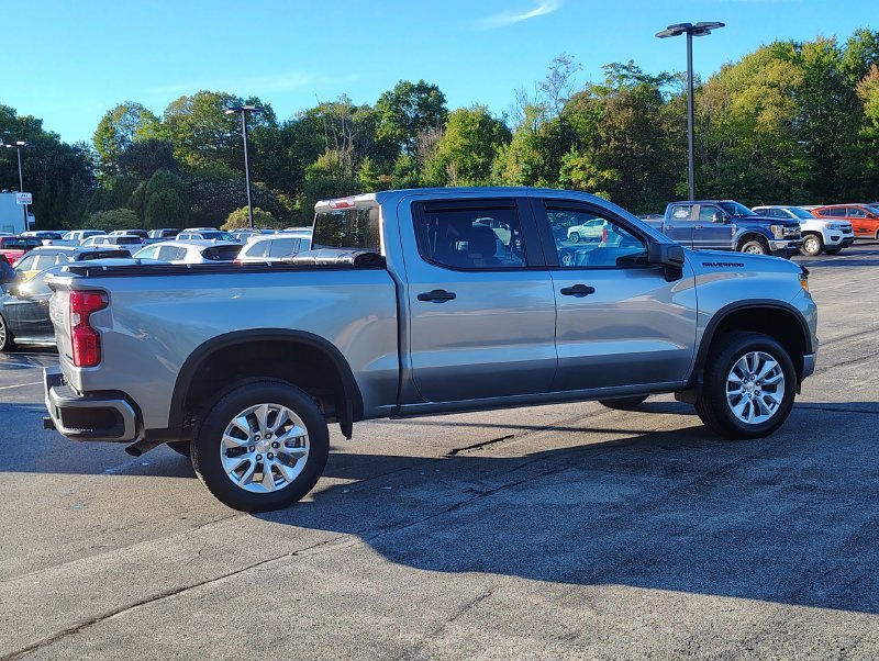 Used 2023 Gray Chevrolet Custom image 5