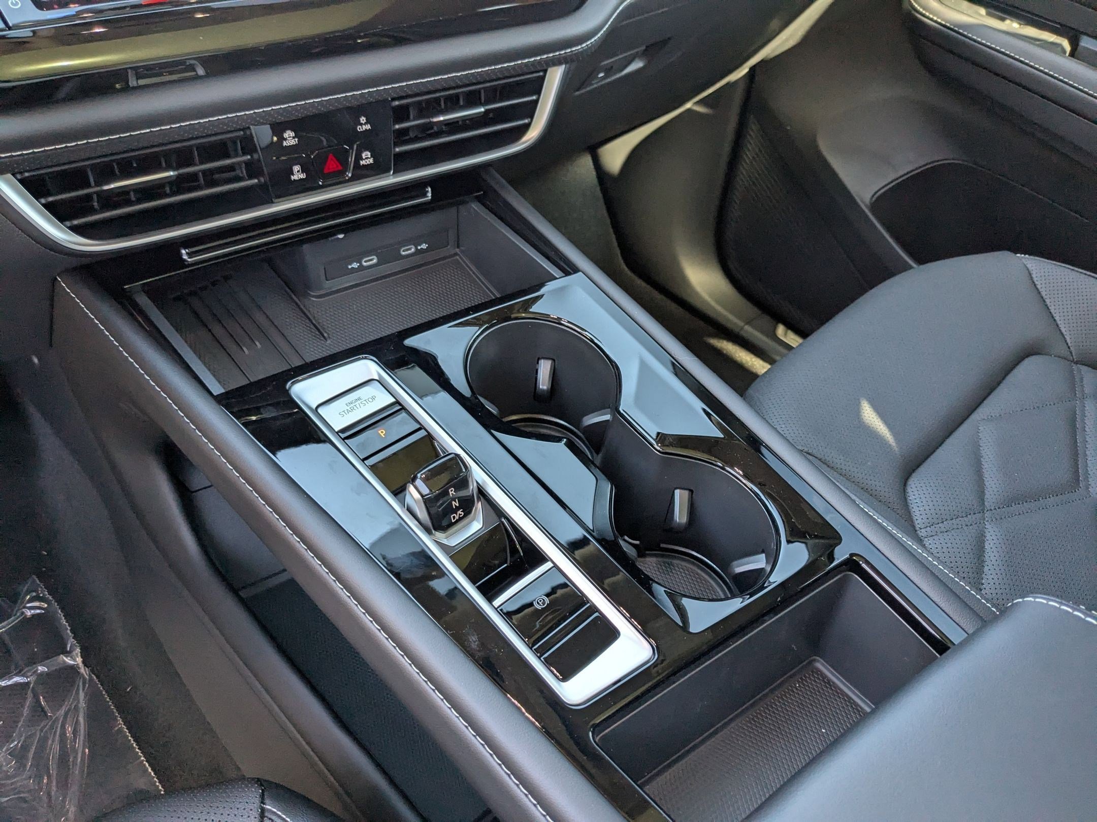 New 2026 Pure Gray Volkswagen 2.0T SE w/Technology image 14