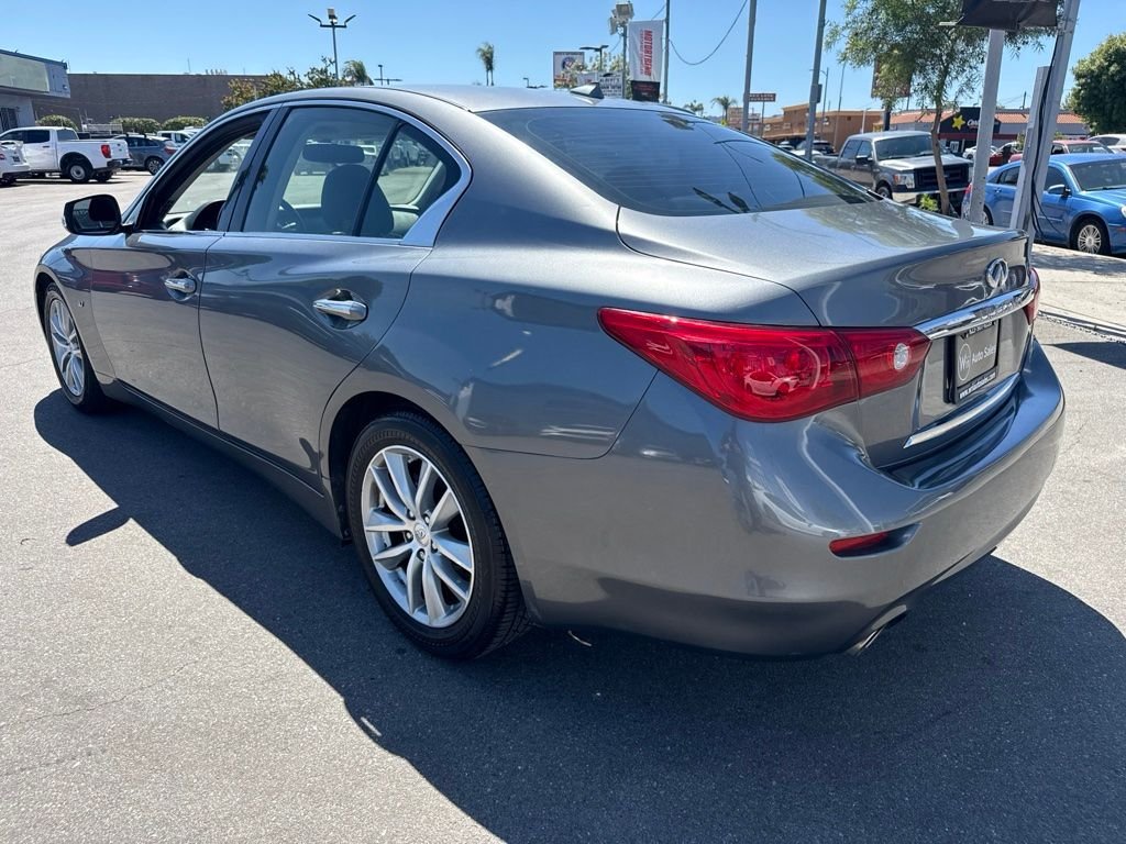 Used 2015 Gray INFINITI Premium image 3