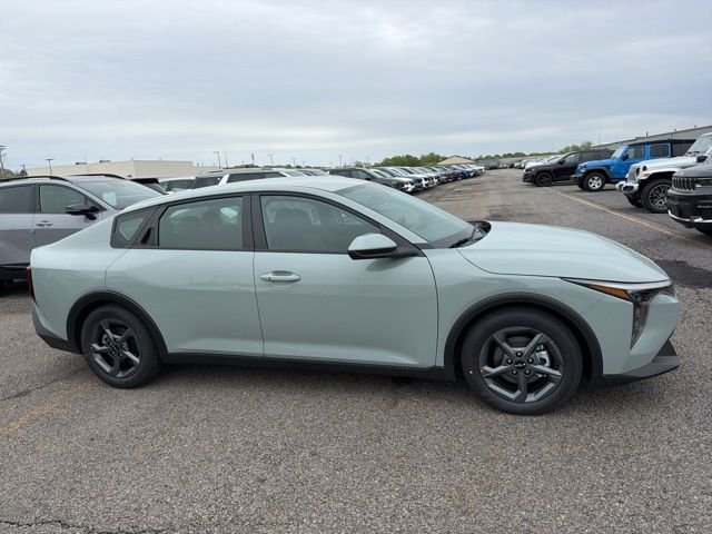2026 Kia K4 LXS AT's photo