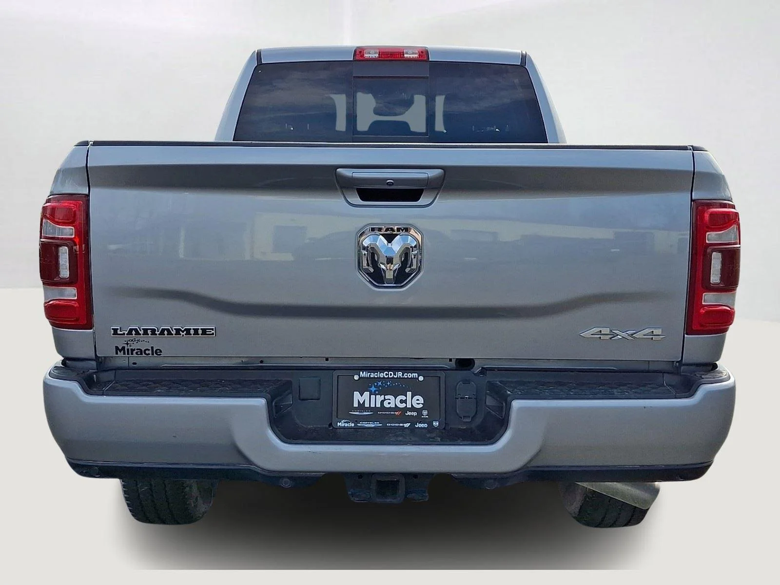 Used 2024 Billet Silver Metallic Clearcoat Ram Laramie image 5