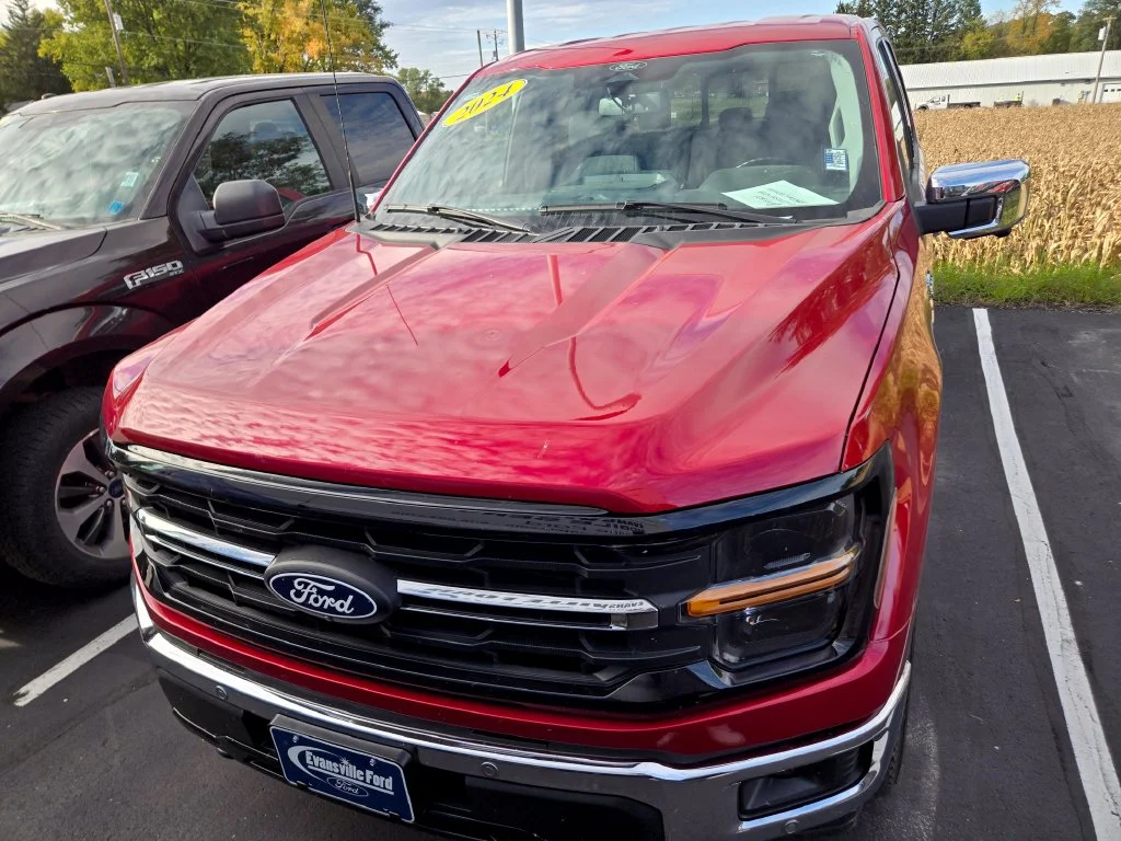 Used 2024 Rapid Red Metallic Tinted Clearcoat Ford XLT image 3