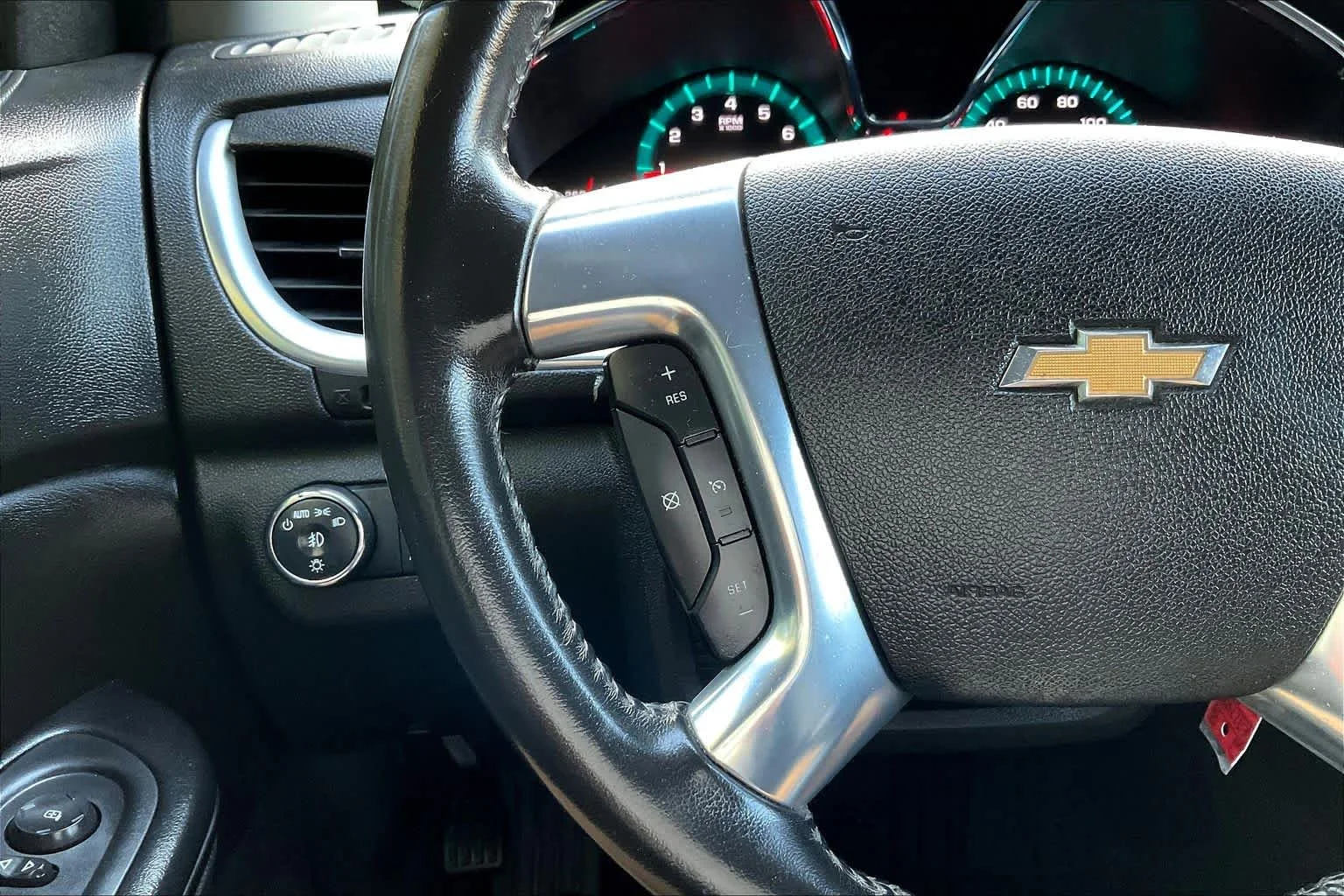 Used 2014 Tungsten Metallic Chevrolet LT image 23