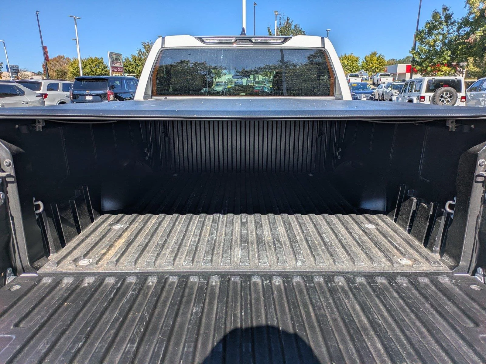 Used 2023 Ice Cap Toyota SR5 image 13