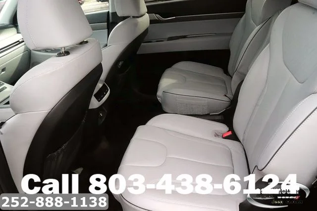 Used 2025 Black Hyundai SEL image 13