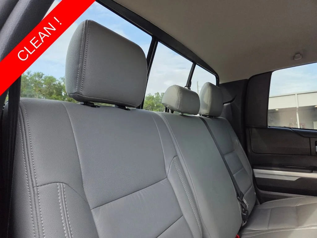 Used 2016 Silver Toyota SR5 image 18