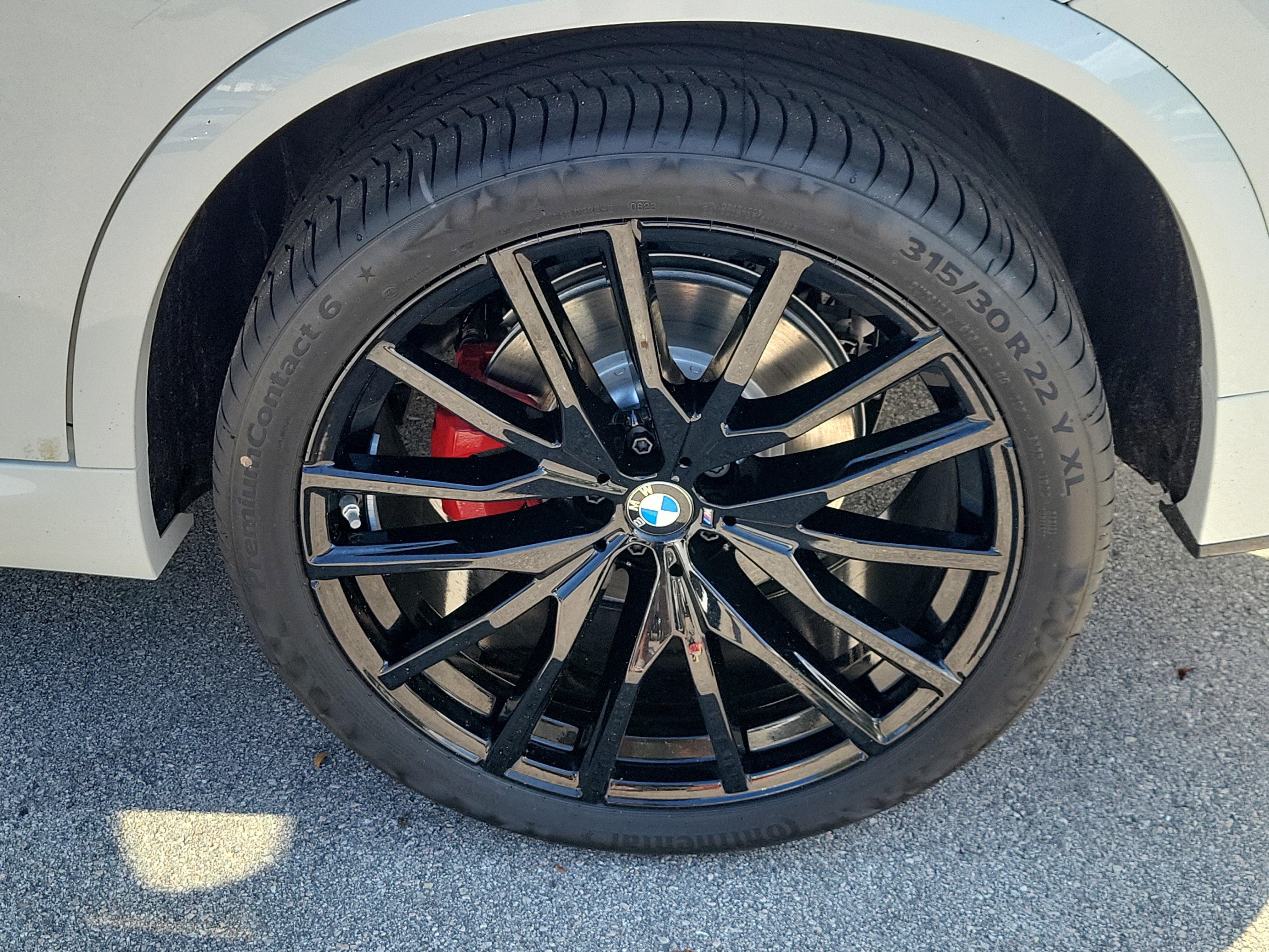 New 2026 Alpine White BMW sDrive40i image 7