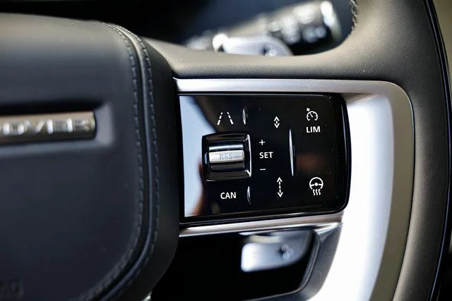 2025 Land Rover Range Rover SE - Photo 38
