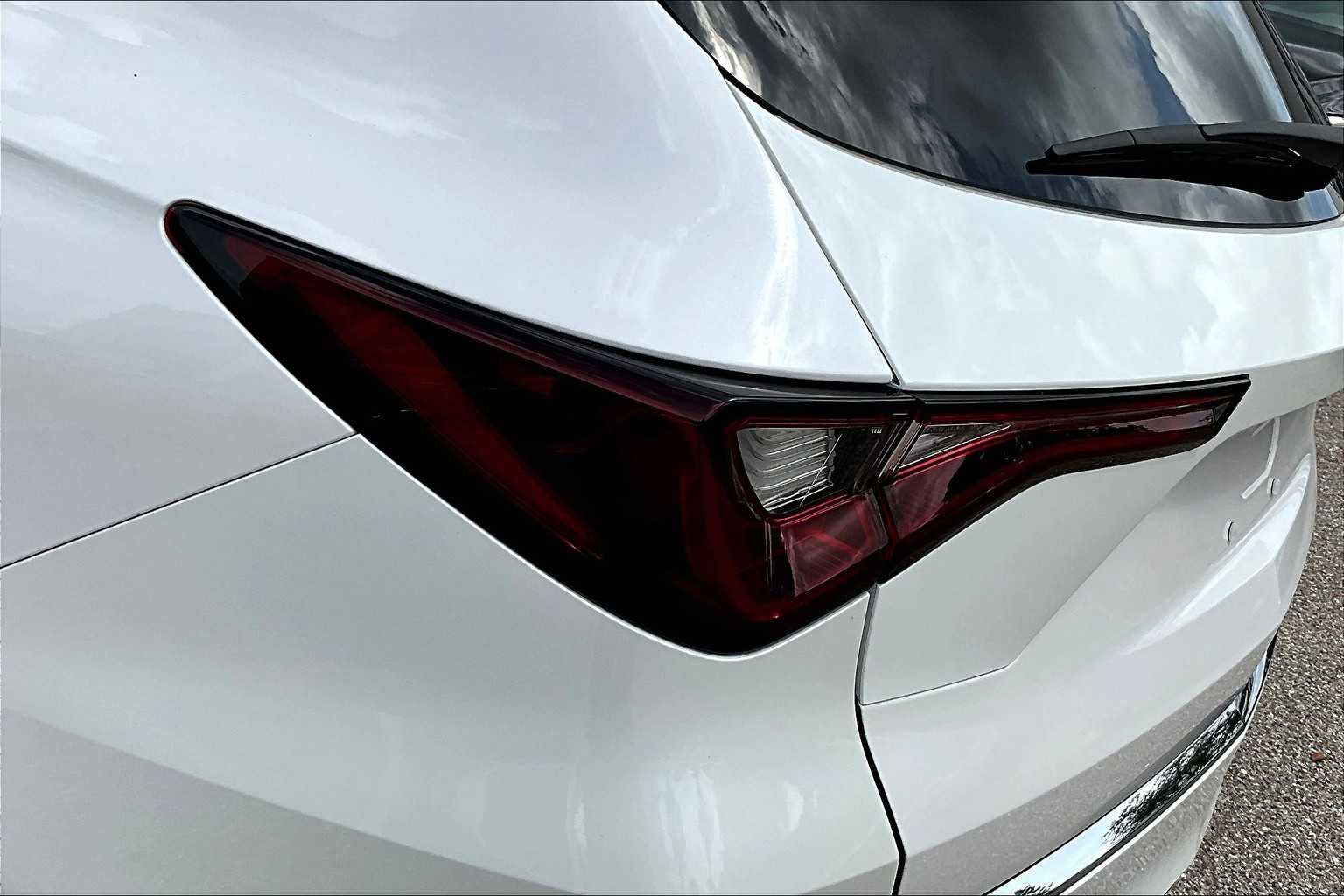Used 2025 Platinum White Pearl Acura  image 29