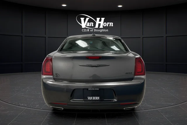 2023 Chrysler 300 Touring - Photo 11