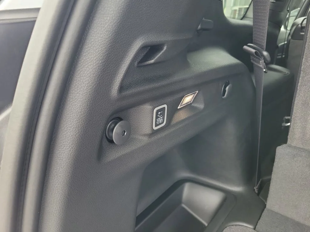 New 2026 Bright White Clearcoat Jeep Altitude image 28
