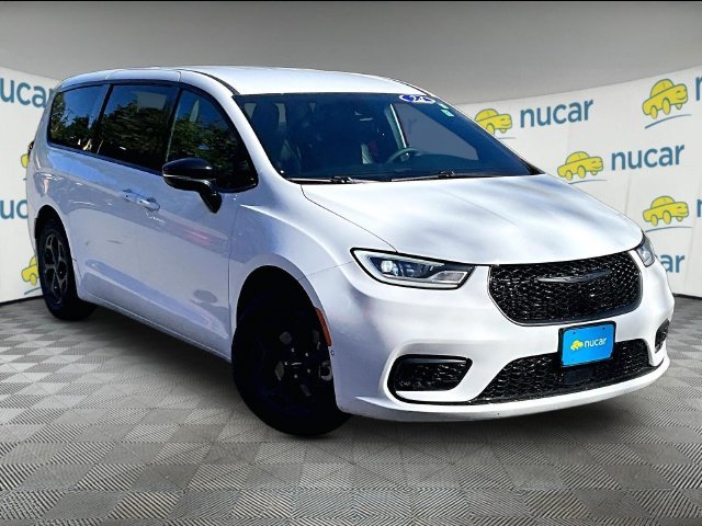 2024 Chrysler Pacifica PHEV Select