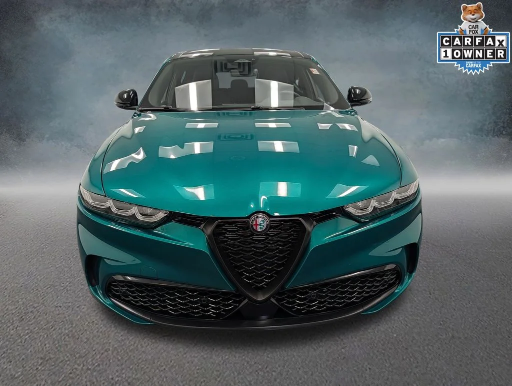 Used 2025  Alfa Romeo  image 2