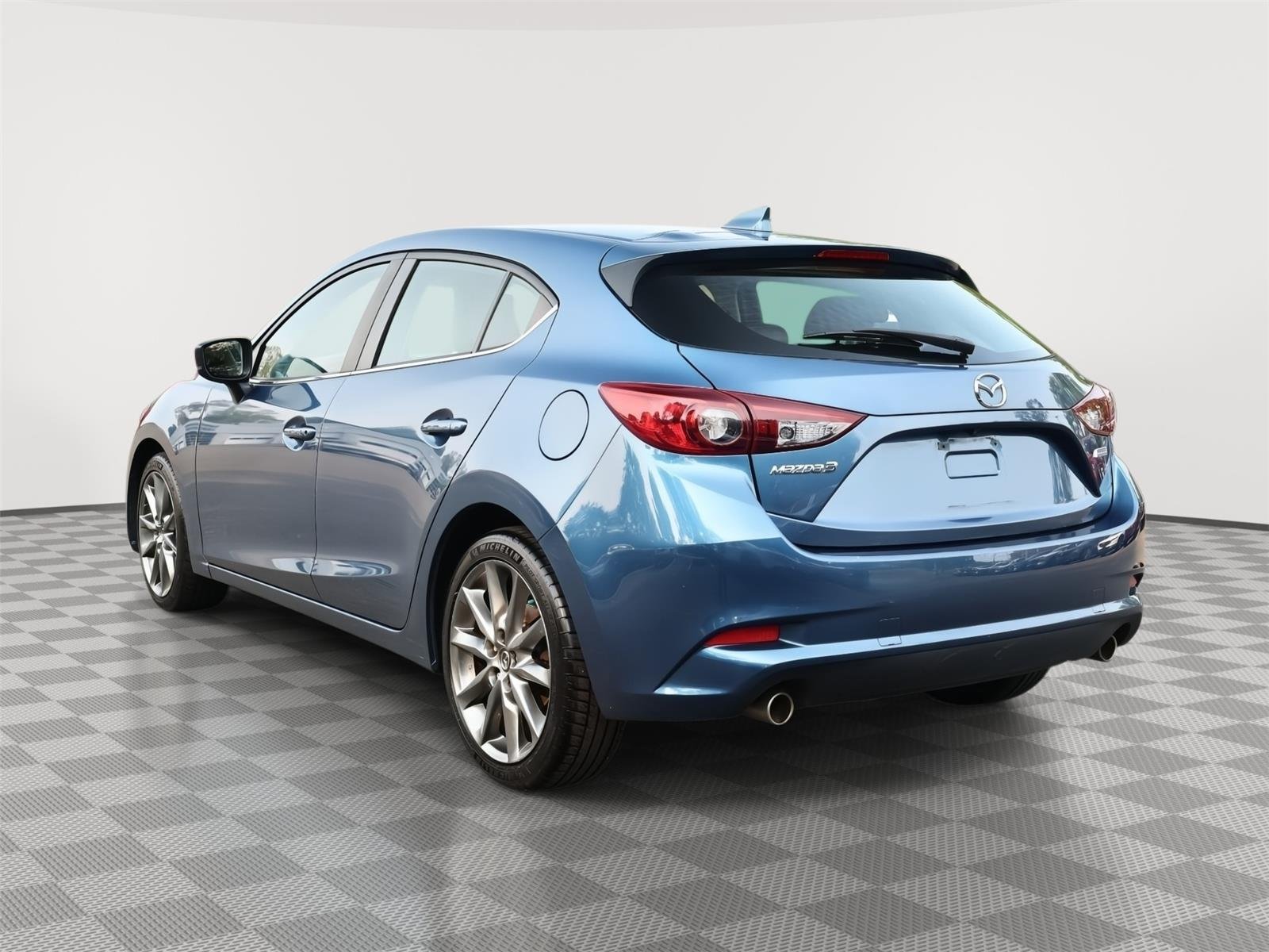 Used 2018 Eternal Blue Mica Mazda Touring image 5