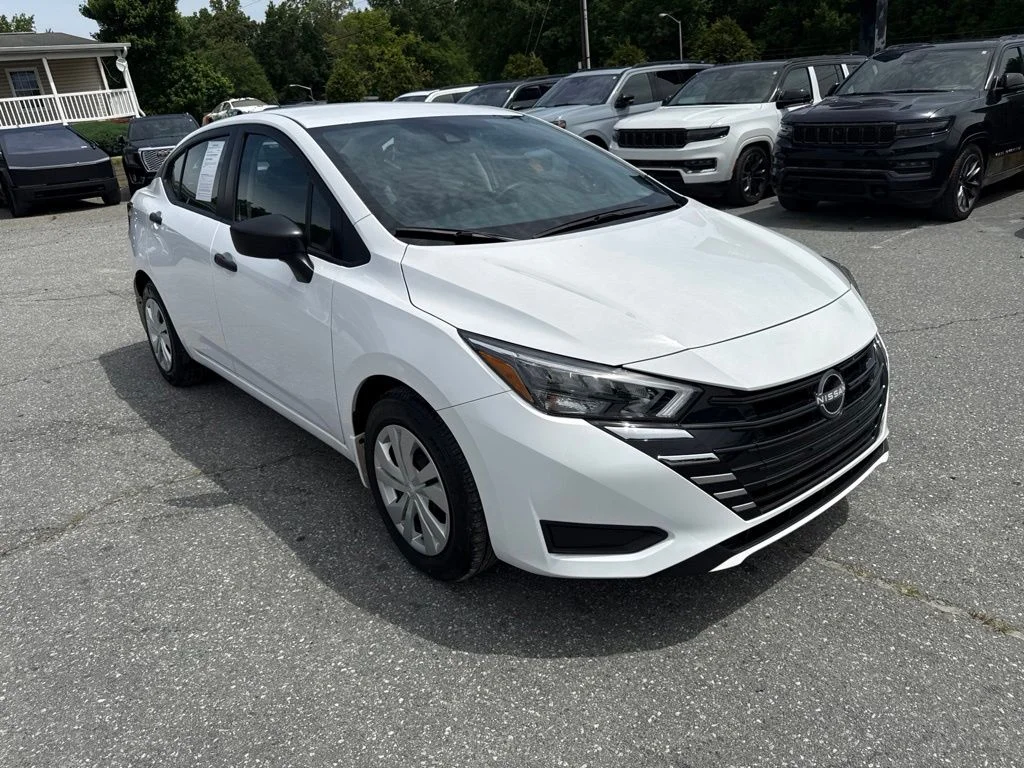 Used 2025 White Nissan 1.6 S image 2