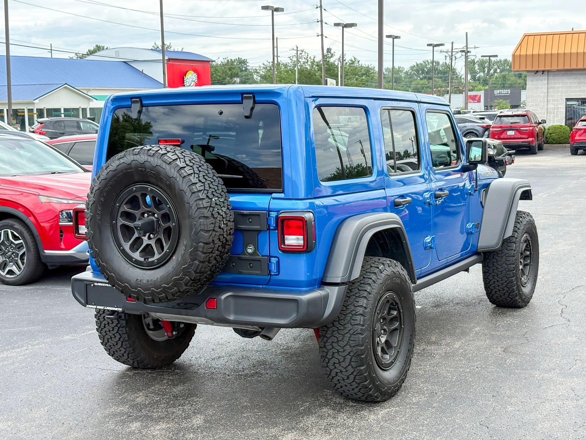 Used 2023 Blue Jeep High Tide image 8