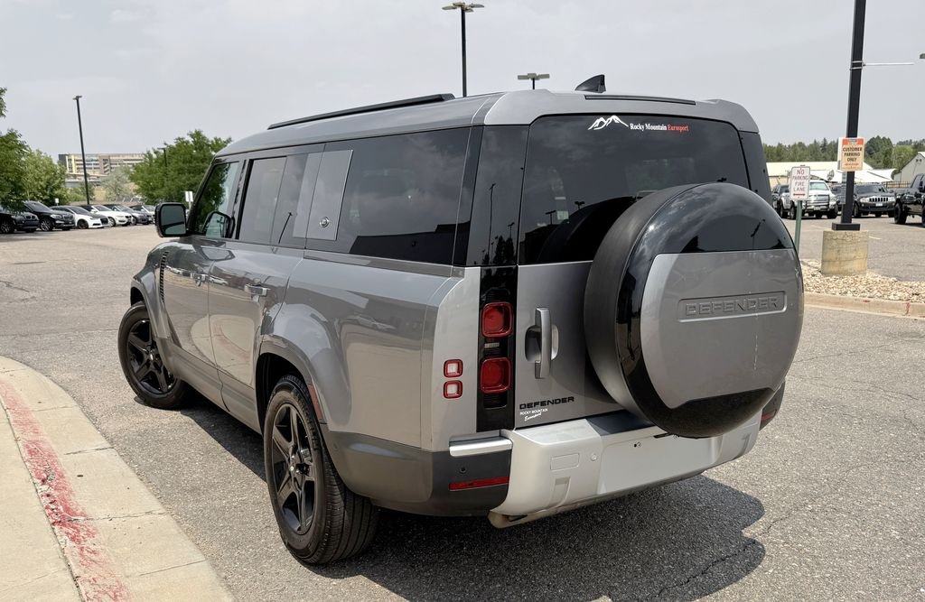 Used 2023 Gray Land Rover S image 7