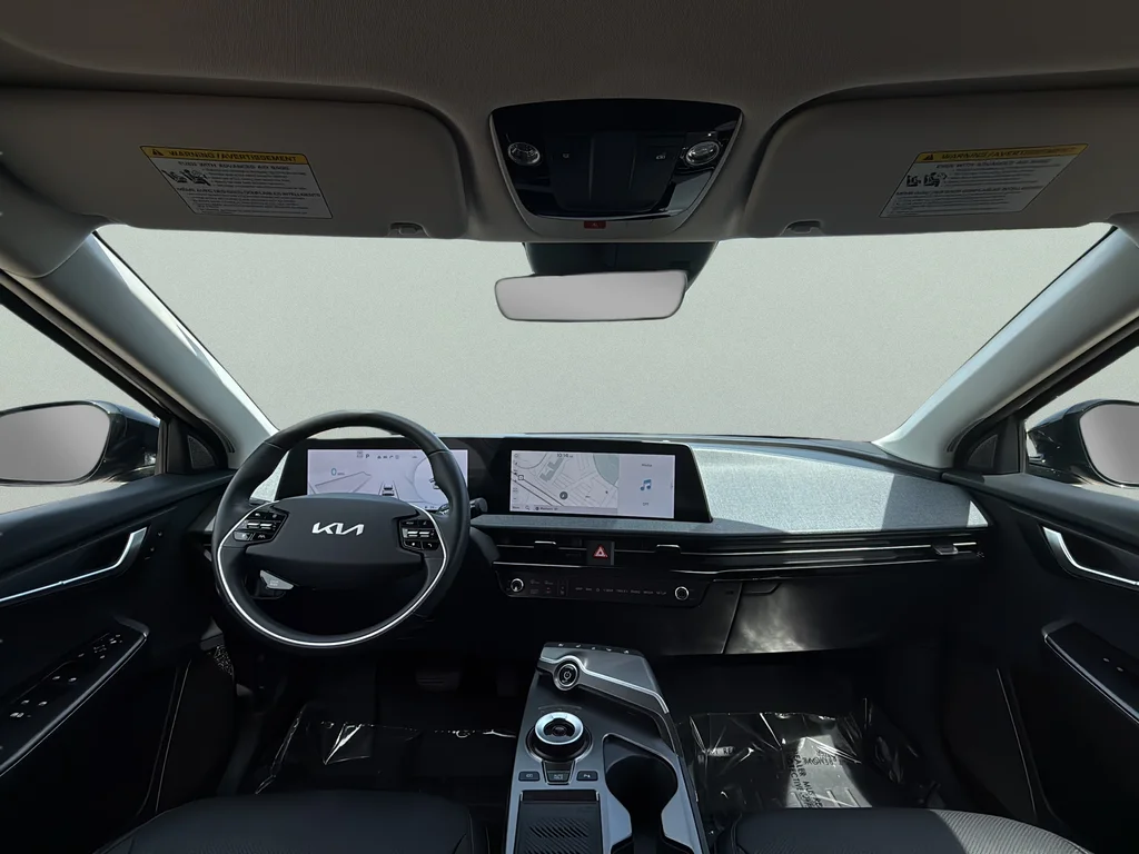 Used 2023 Gravity Blue Kia Wind image 23