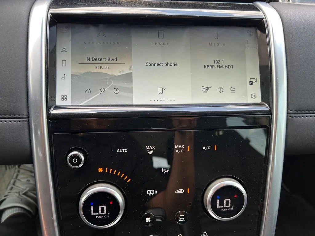 Used 2022  Land Rover S image 11