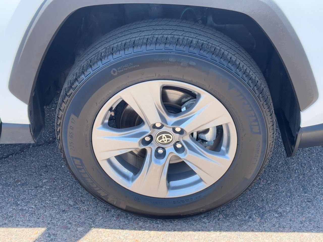 2025 Toyota RAV4 LE - Photo 8