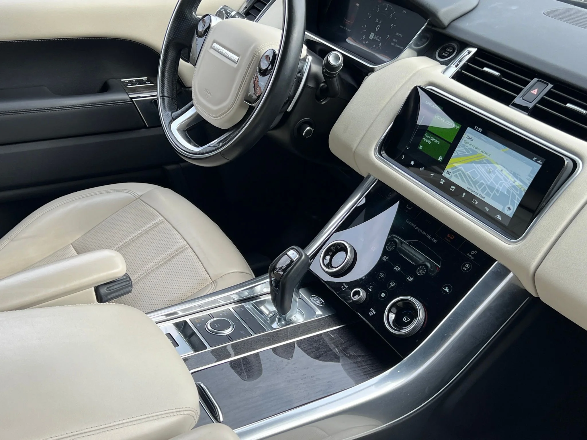 Used 2021  Land Rover HSE Silver Edition image 14