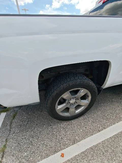 Used 2018 White Chevrolet LT image 14