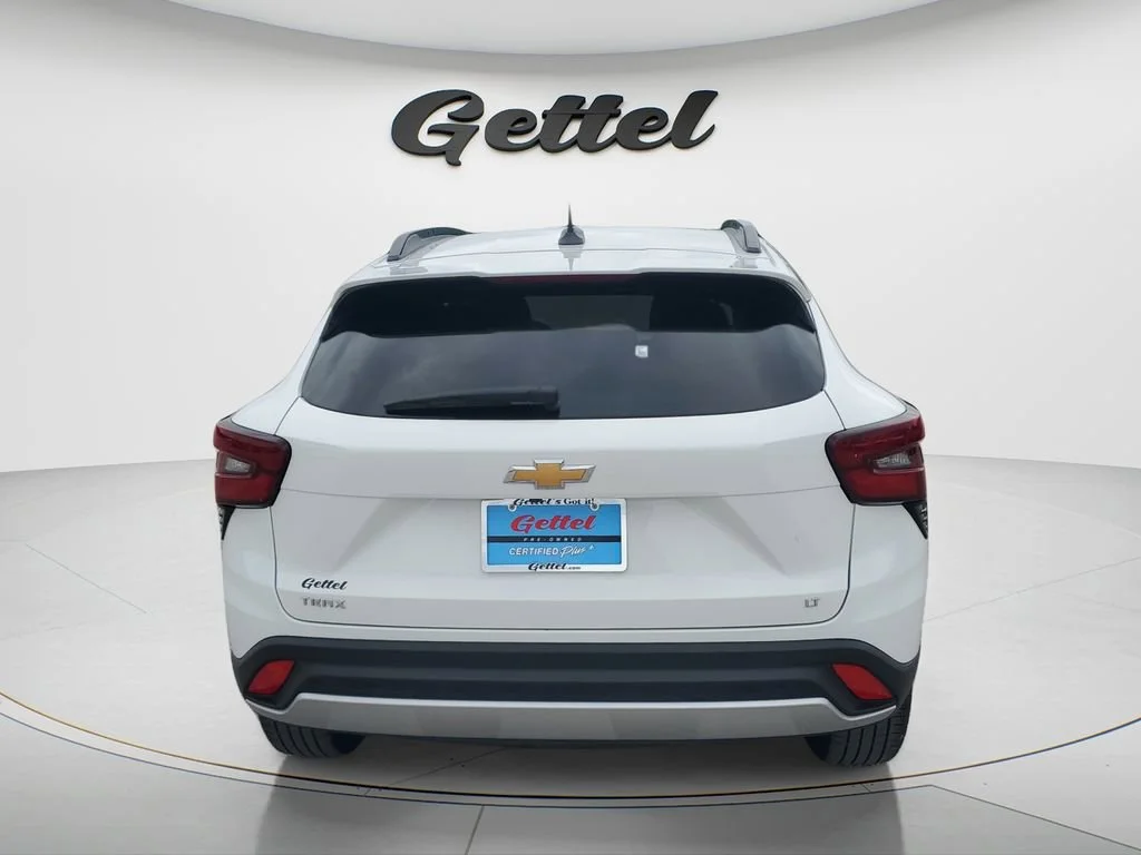 Used 2024 Summit White Chevrolet LT image 6