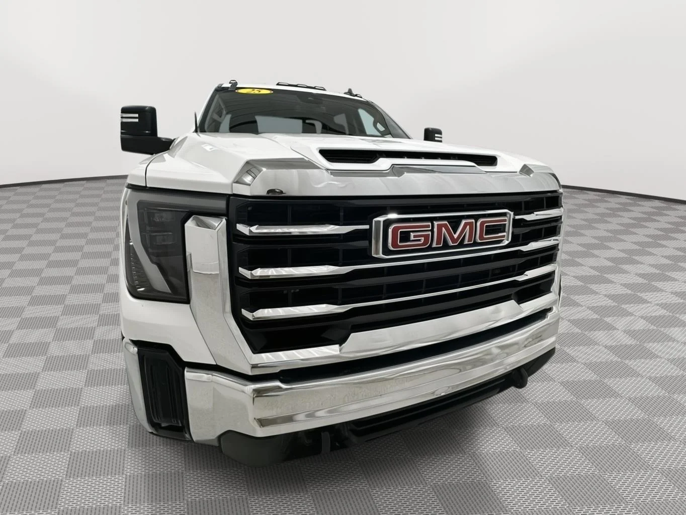 Used 2025 Summit White GMC SLE image 28