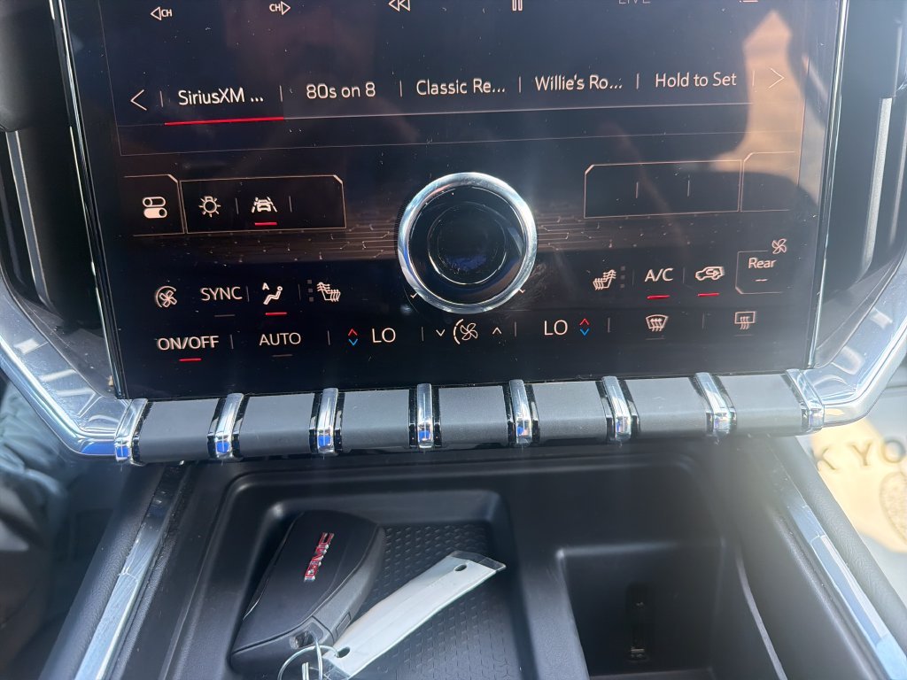 Used 2024 White GMC Elevation image 20