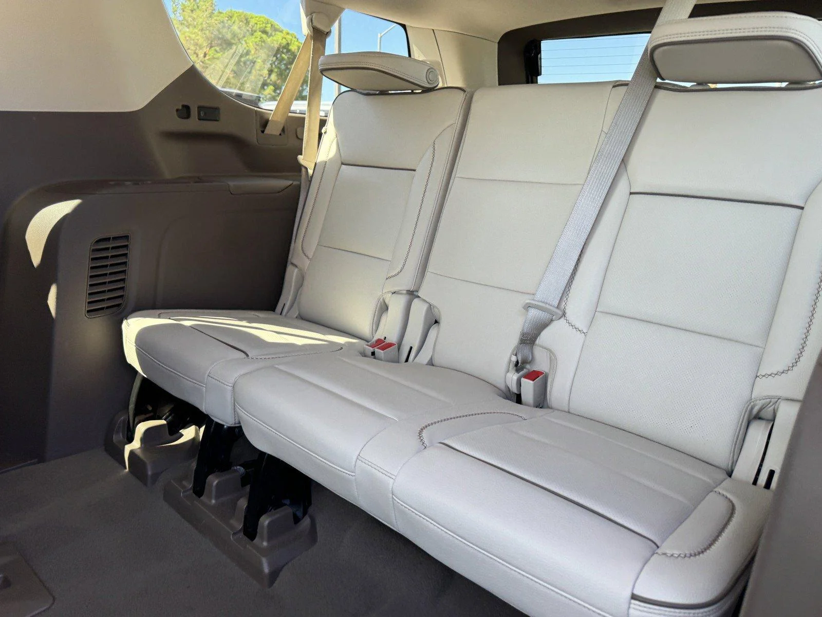 Used 2024 Midnight Blue Metallic GMC Denali image 12