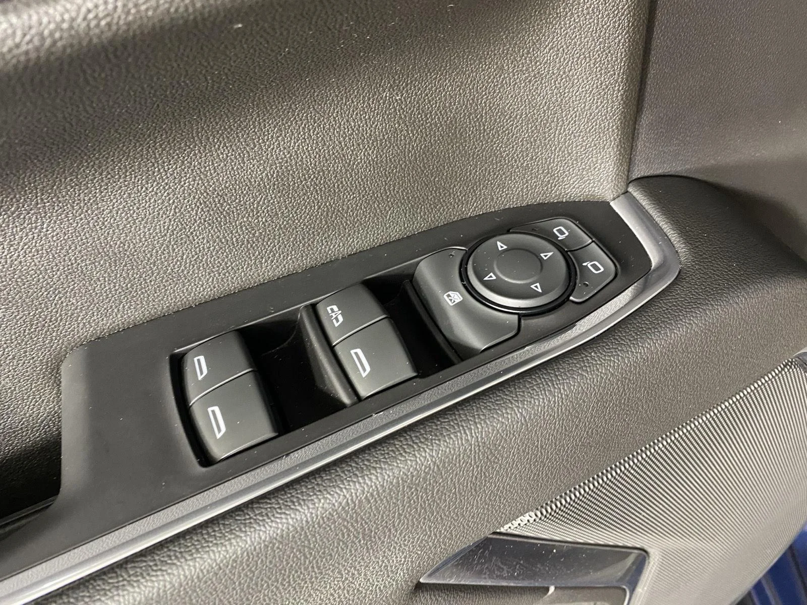 Used 2022 Northsky Blue Metallic Chevrolet LT image 19