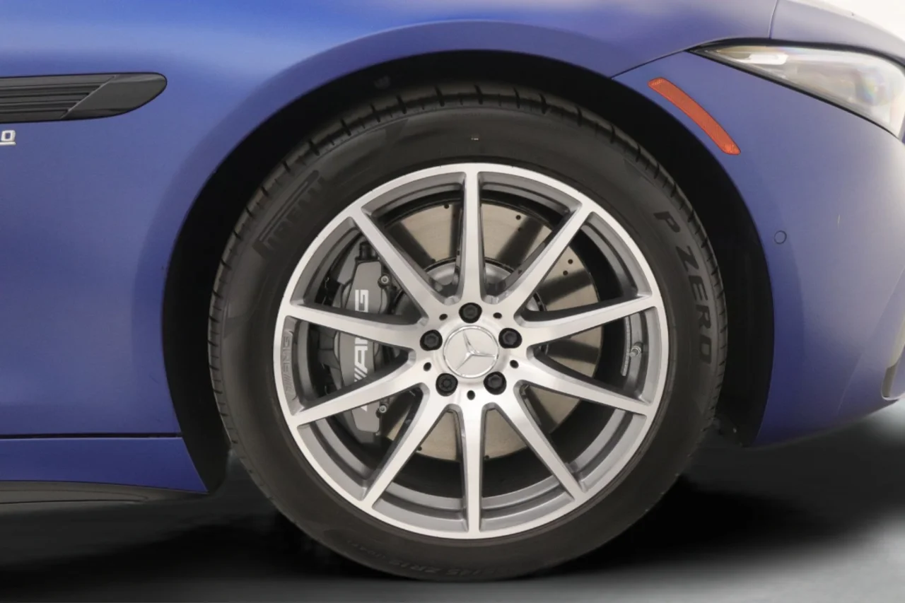 New 2026 MANUFAKTUR Starling Blue Magno Mercedes-Benz SL 43 AMG® image 10