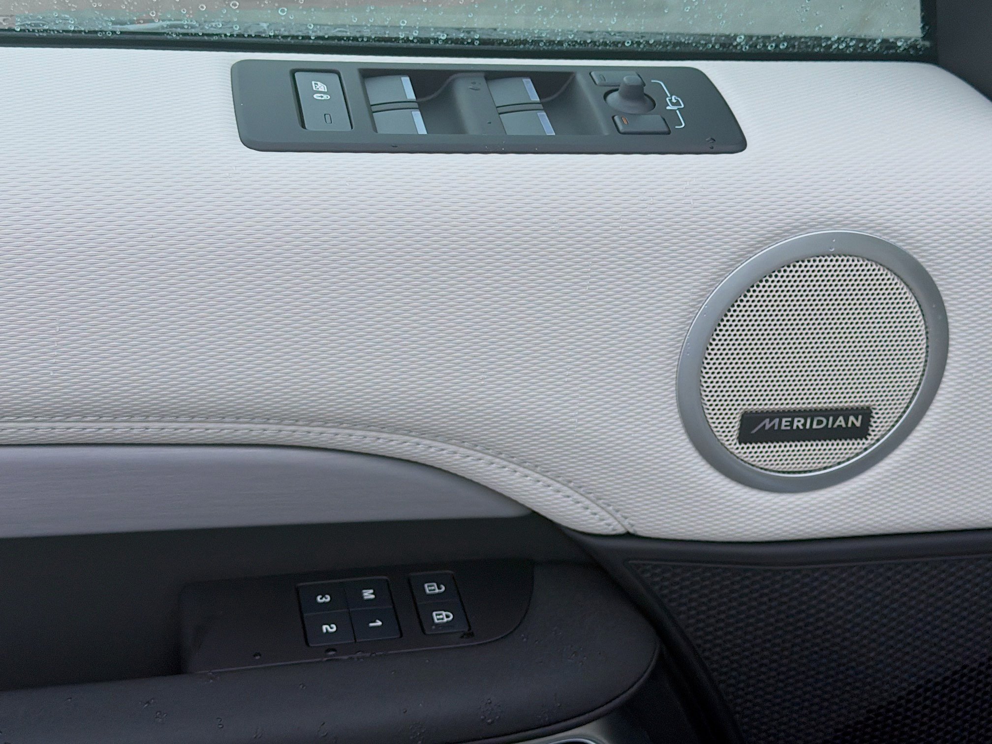 New 2026 Fuji White Land Rover Gemini Edition image 24