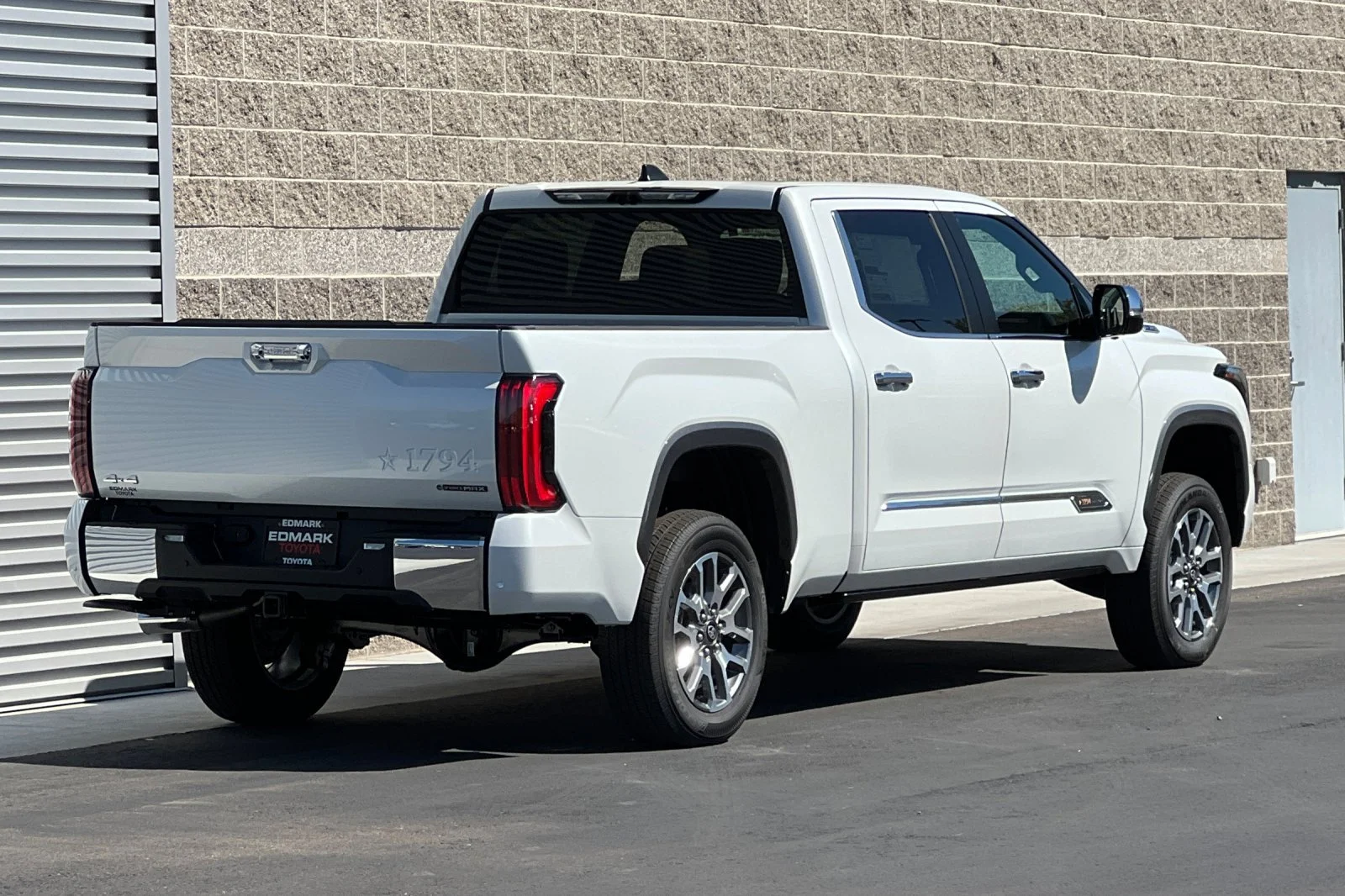 New 2026 Wind Chill Pearl <sup>1</sup> Toyota Tundra 1794 Edition image 3
