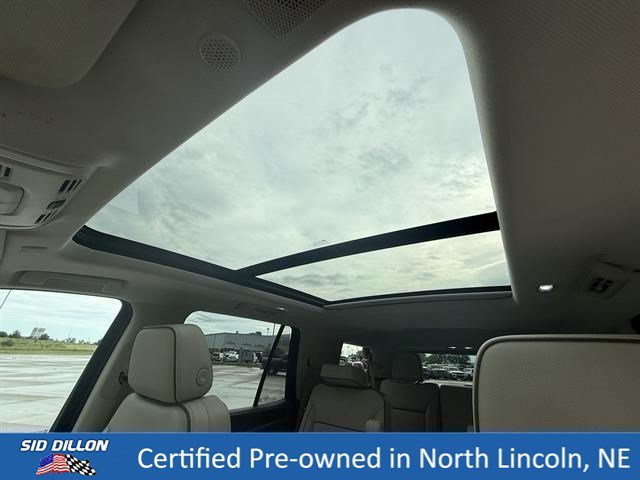 Used 2022 White Frost Tricoat GMC Denali image 24