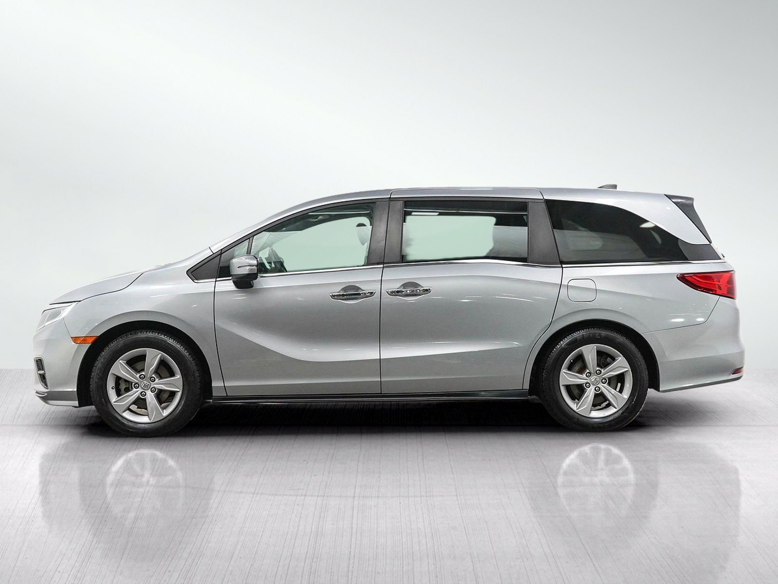 Used 2019 Honda Odyssey EX-L with VIN 5FNRL6H75KB138608 for sale in Minneapolis, Minnesota