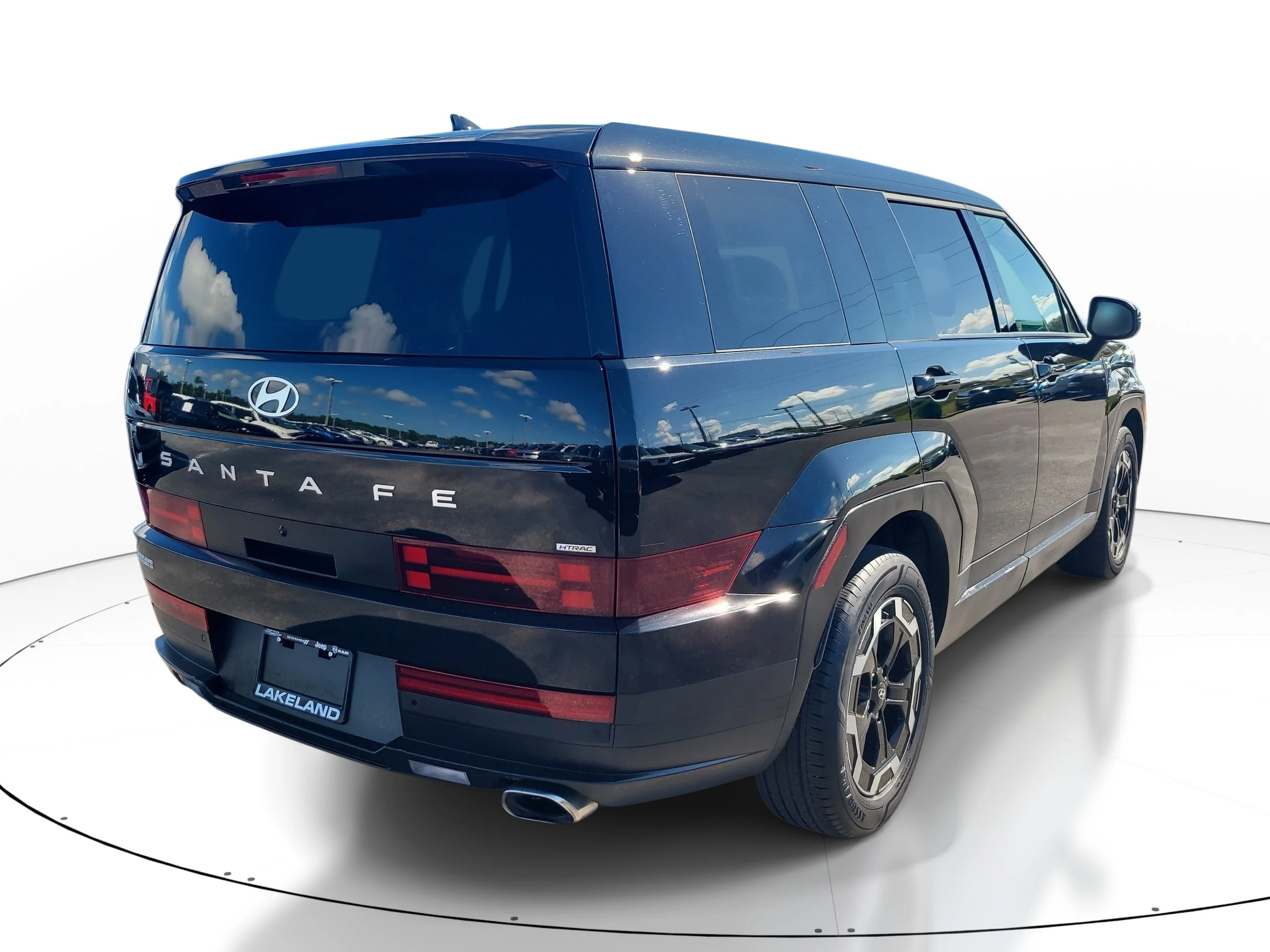 Used 2025 Phantom Black Hyundai SE image 4