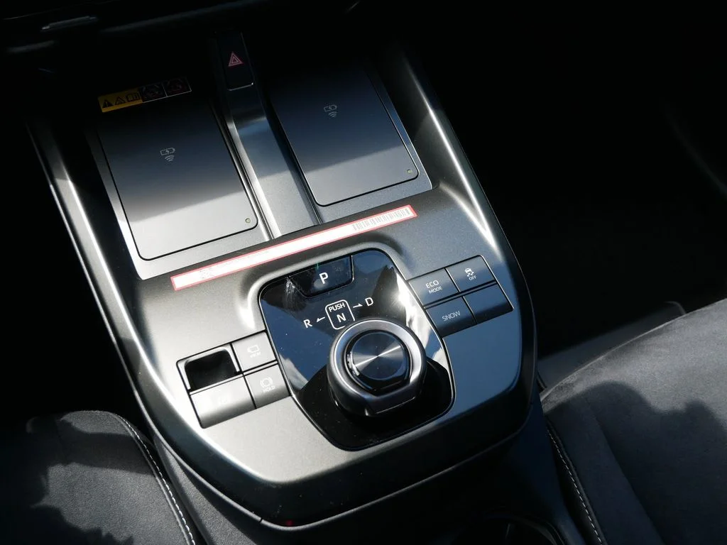 New 2026 Wind Chill Pearl <sup>1</sup> Toyota  XSE image 9